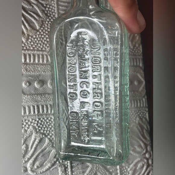 Lot of 5 Antique Iridescence Blue & Clear Montreal Toronto Medicine Herb Bottles - Picture 10 of 16